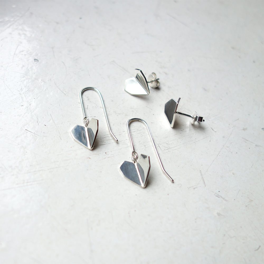 Hearts folded stud earrings