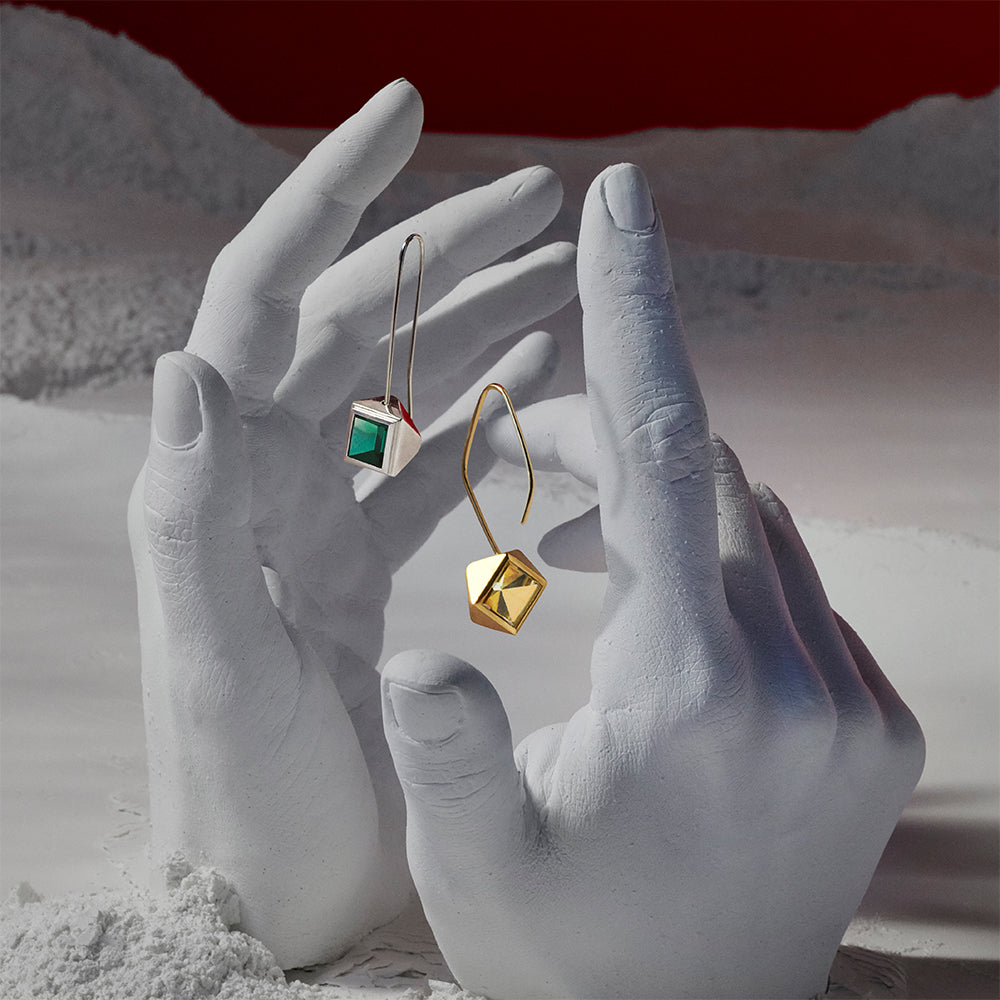 Gold, diamonds and gemstones – Earrings